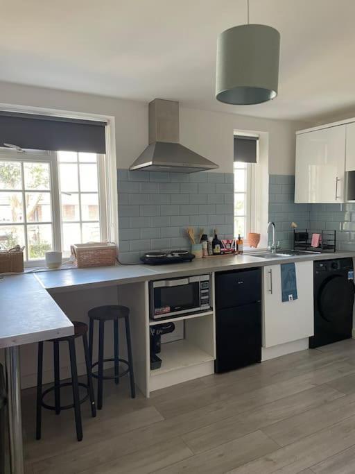 One Bedroom Putney Village Flat London Exterior foto